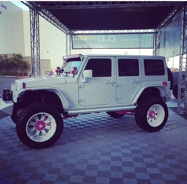 Are White Jeeps Girly