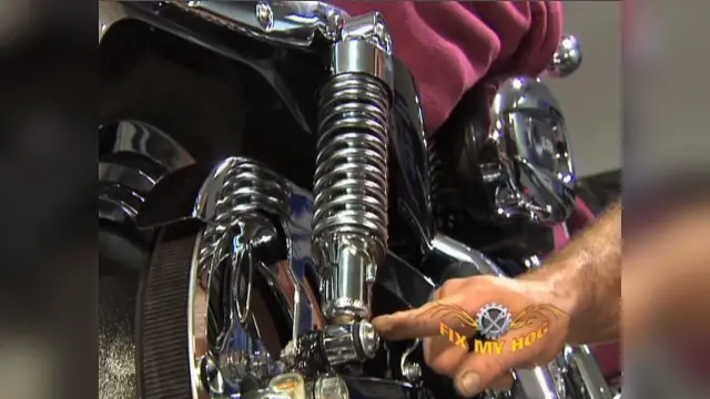 How to Adjust Rear Shocks on Harley Davidson Dyna